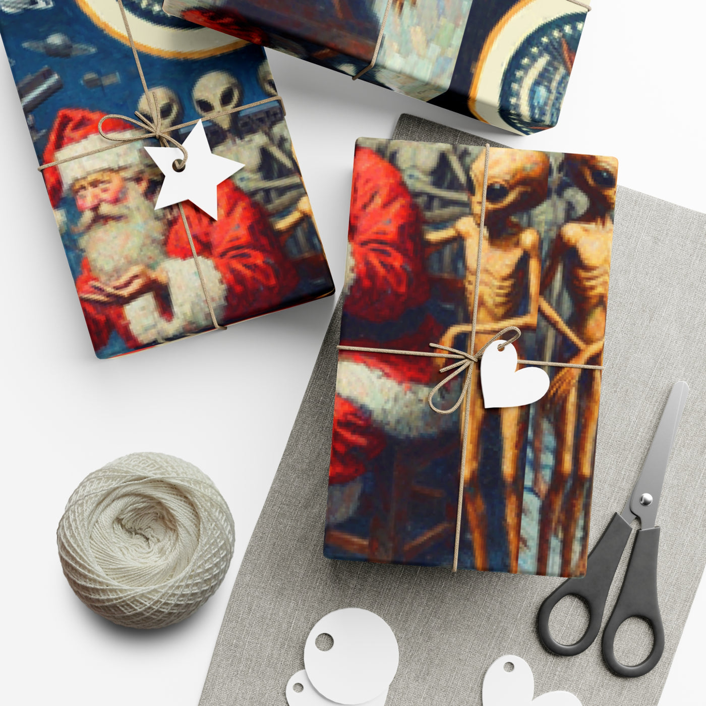 Vintage alien wrapping paper featuring Santa and aliens.