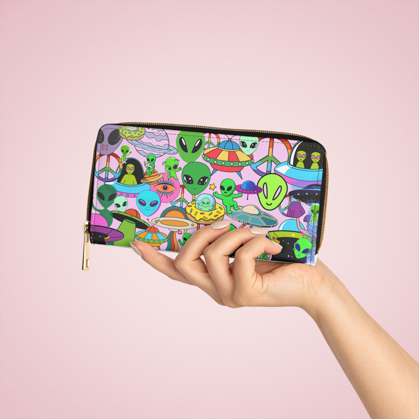 Wallet: Out of This World | Alien Zipper Wallet