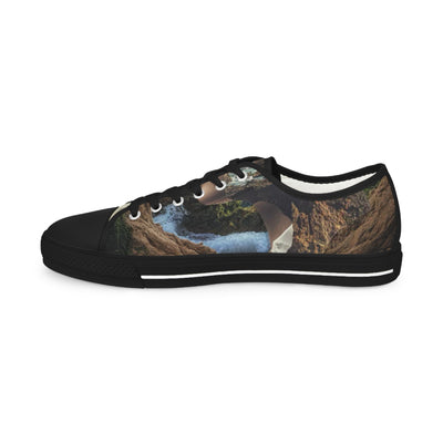 Sneakers: Artsy Asymmetric Design