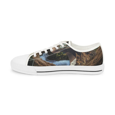 Sneakers: Artsy Asymmetric Design